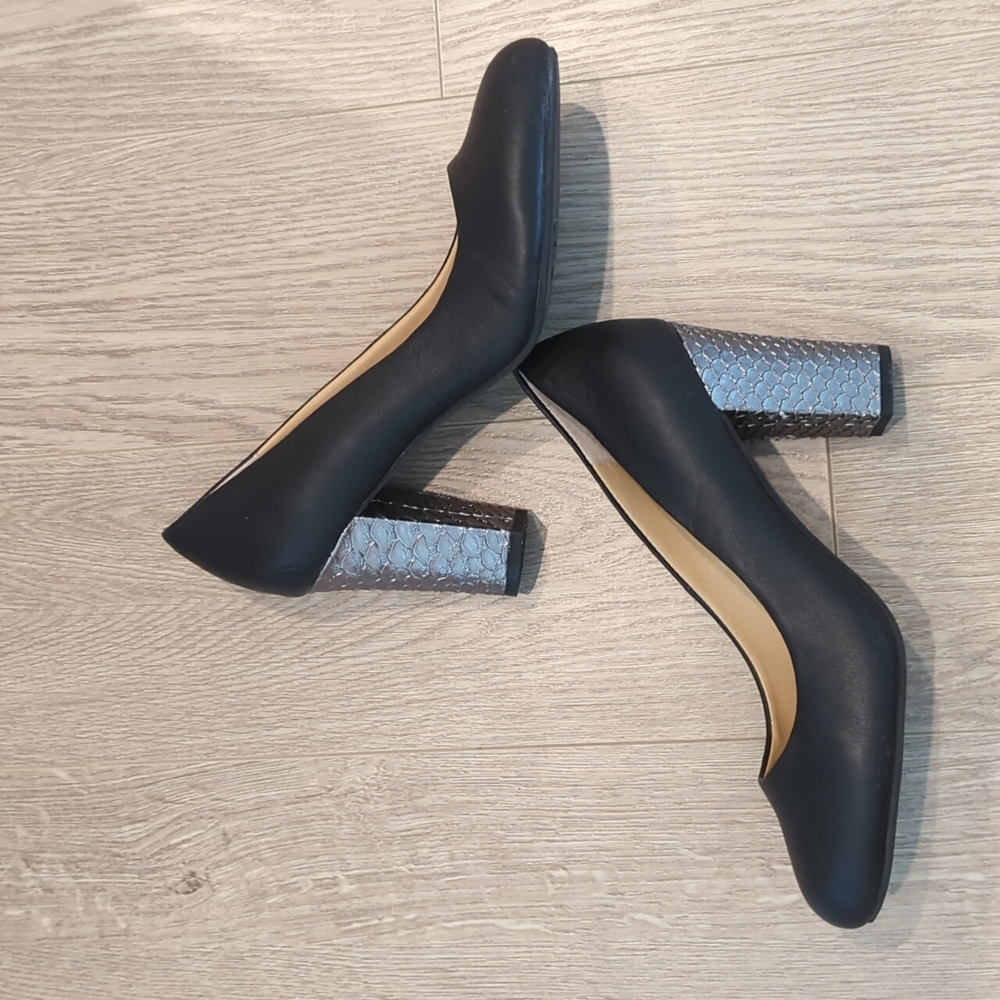 Seychelles black round toe with silver heel